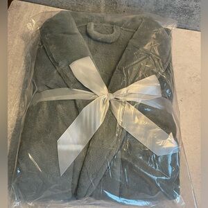 NWT Unisex Fleece Grey Robe Microfiber Bathrobe Shawl Collar Spa Sleepwear